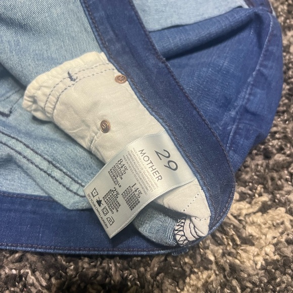 💓 Mother Dropout Cuff Shorts in the "Bright Eyes" wash💓 Size 29 - Picture 5 of 5